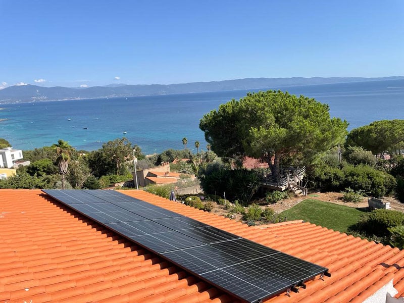 Toiture tuile canal – Chantier bord de mer Sud de France